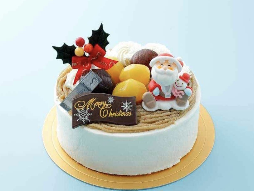 パティスリークラで人気の栗ショートケーキがクリスマスバージョンになりました。自家製の栗きんとんをベースとしたモンブランクリームと刻み栗、栗の渋皮煮など、栗たっぷりの栗づくしなケーキです。